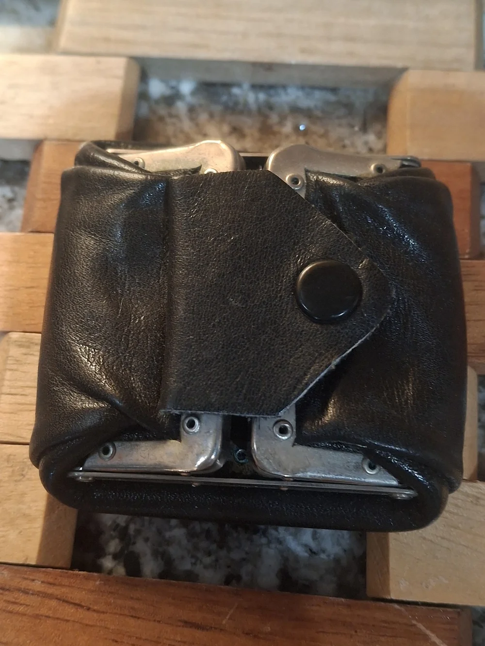 Vintage Black Leather Cigarette Case Metal Spring Frame Pocket Holder Snap Close